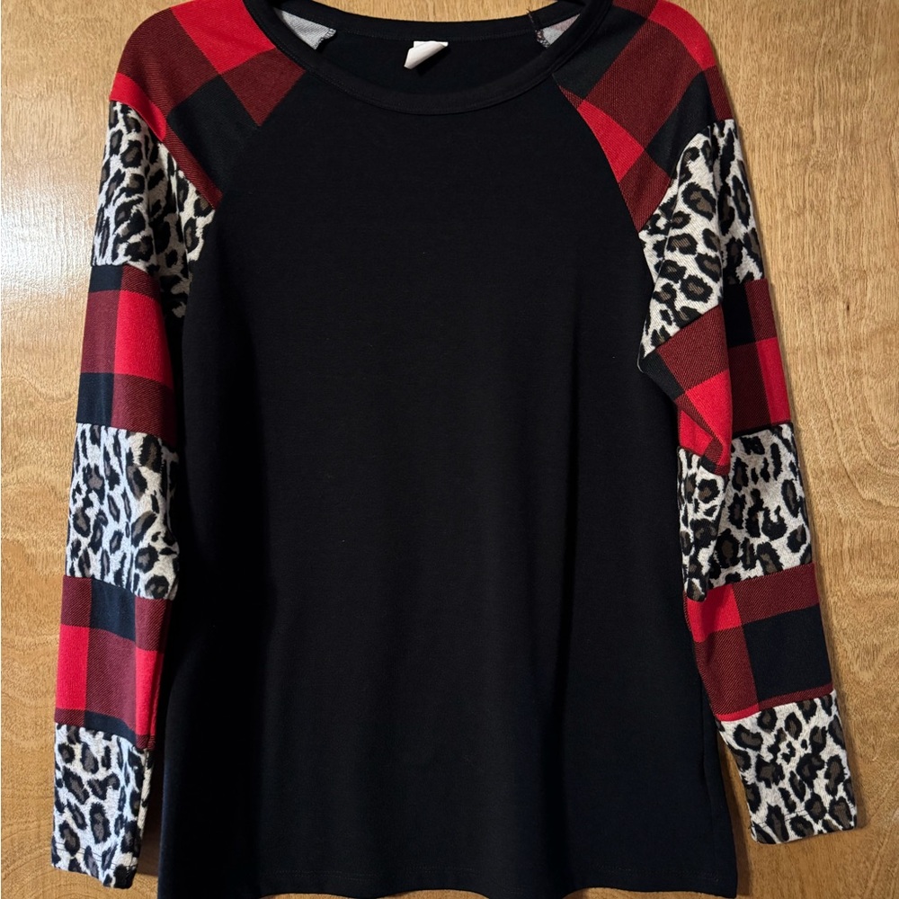 Stylish Black and Red Plaid Women's Top Size Small
